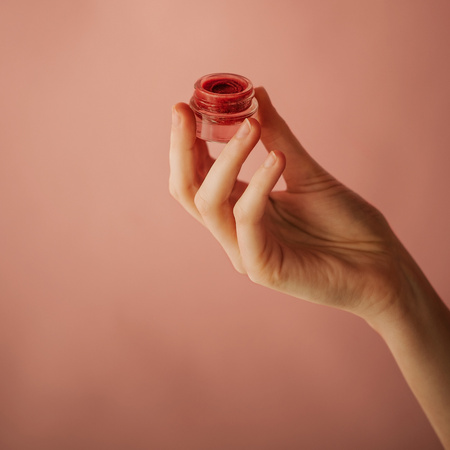 Naturalna pomadka do ust CMOK z żurawiną – ochronne mazidło do ust, 5 ml (Opcja Natura)